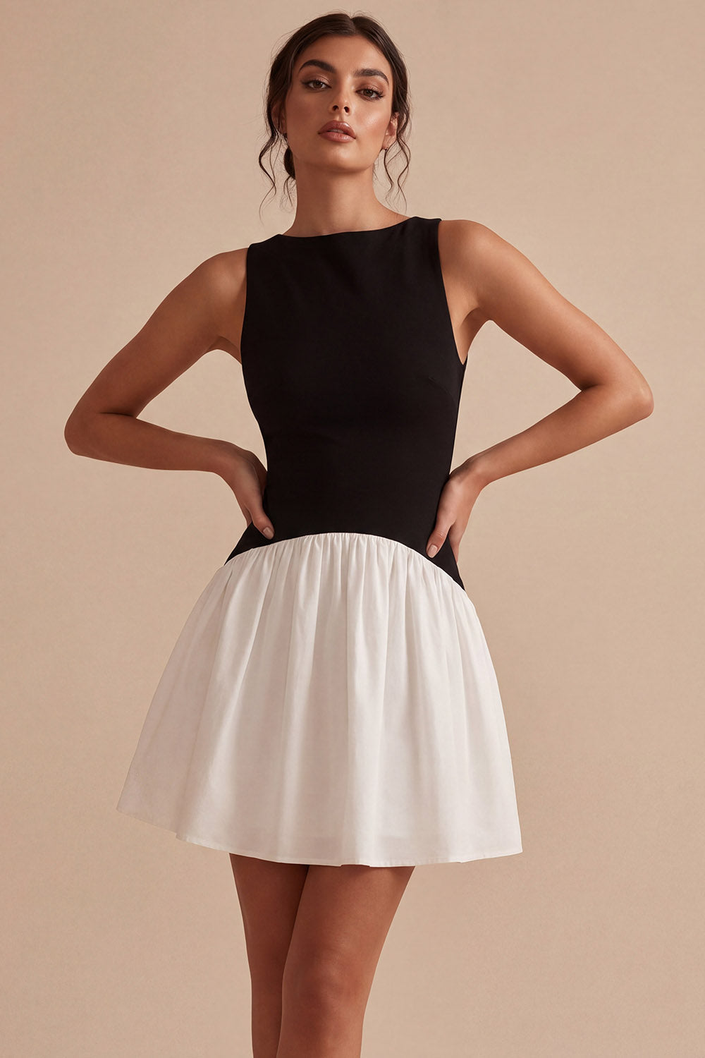 Black and White A Line Bateau Neck Sleeveless Mini Dress